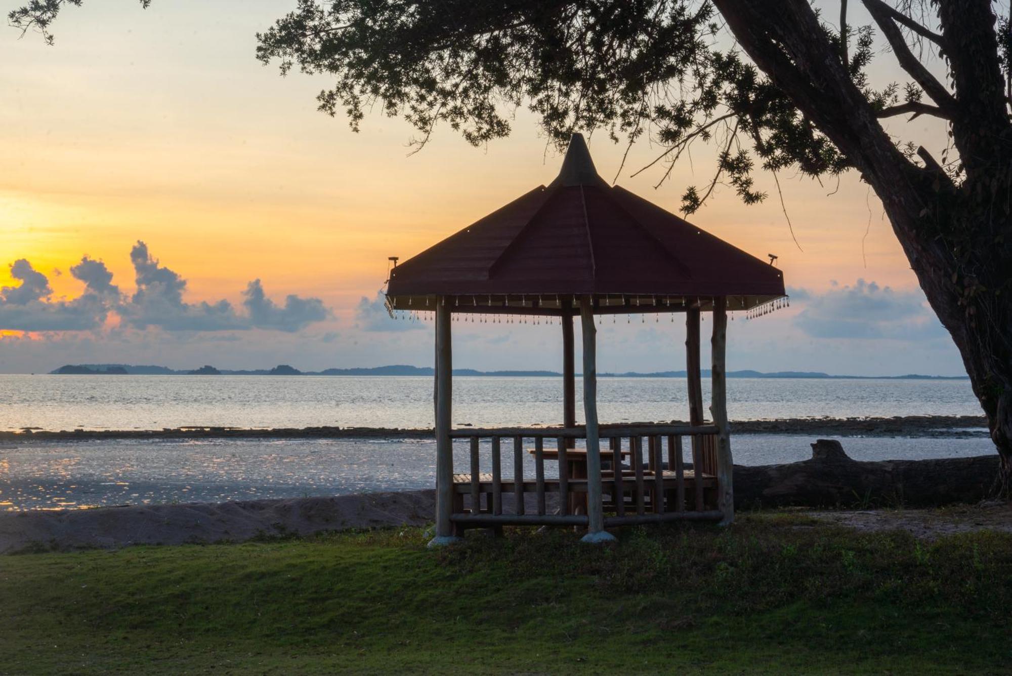 Kepri Coral Resort Galang Island 外观 照片